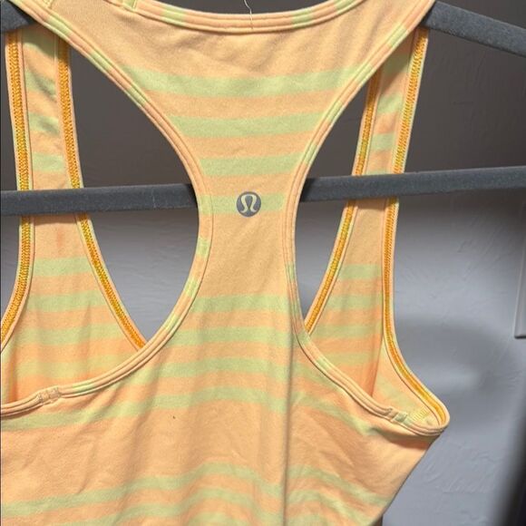 Yellow Lululemon Striped Women's cool racerback sz 4 - Picture 3 of 4